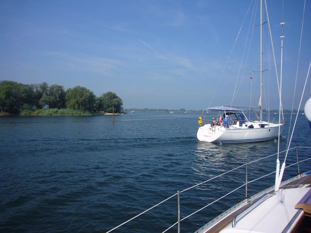 Reni'S Oase Am Bodensee Bed & Breakfast Kesswil Bagian luar foto